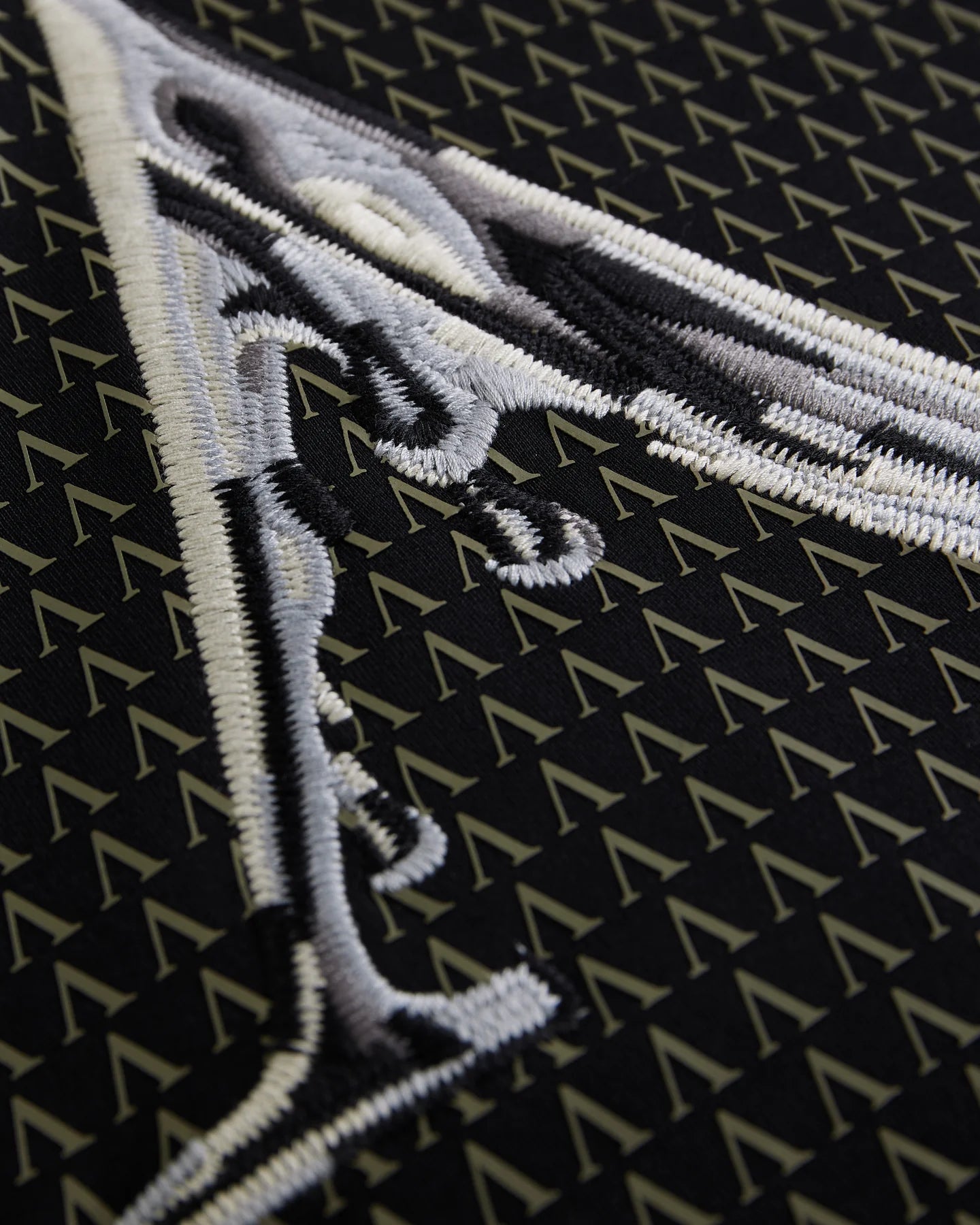 Juke Tee Black - Details